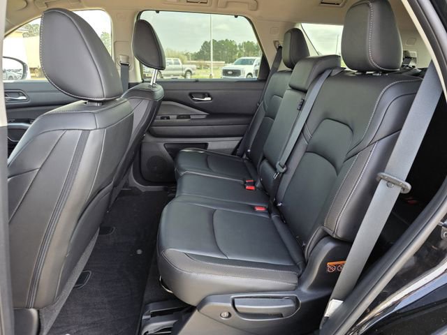 Used 2023 Nissan Pathfinder SL image 15
