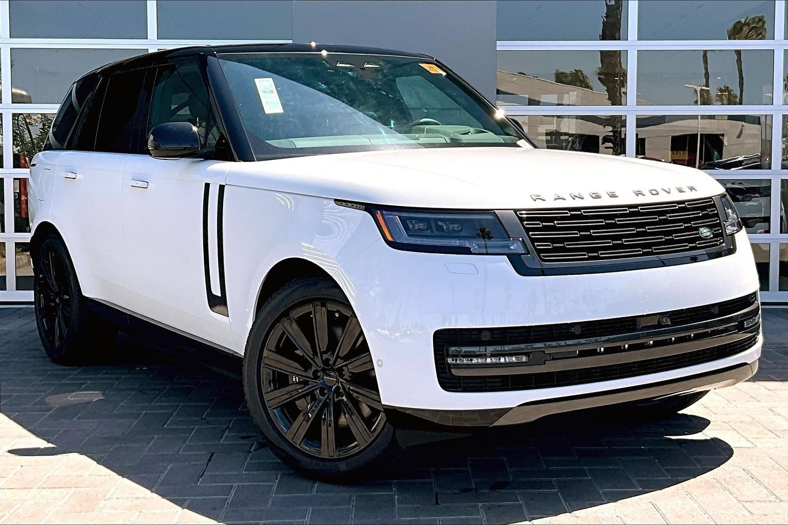 New 2026 Land Rover Range Rover SE AWD/4WD image 2