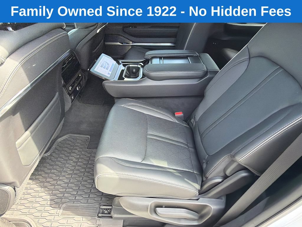 Used 2025 Jeep Grand Wagoneer L Series II Obsidian w/ Quick Order Packagew 28T AWD/4WD image 22