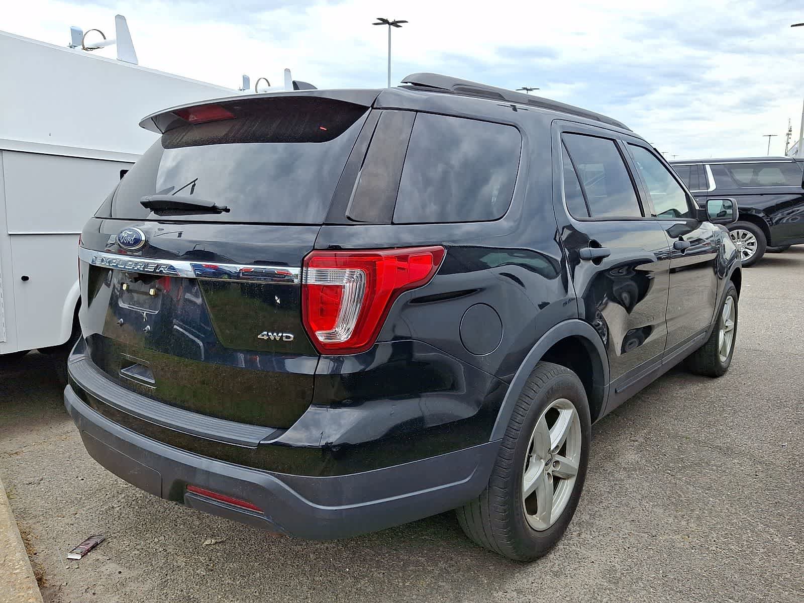 Used 2018 Ford Explorer 4WD image 3