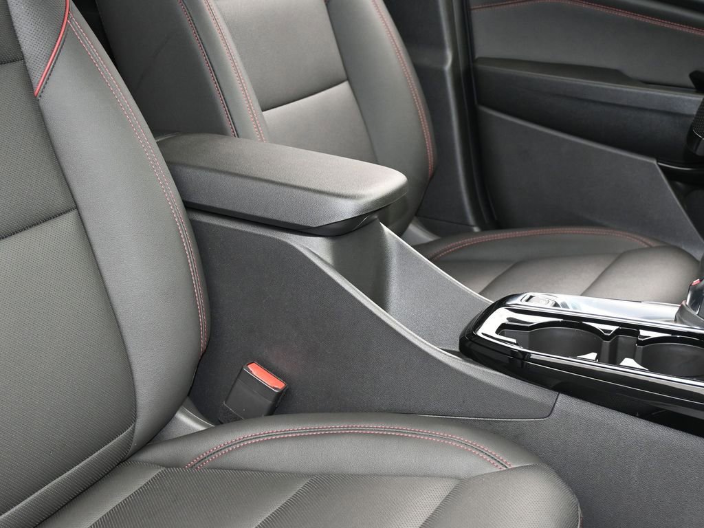 Used 2025 Chevrolet Trax RS w/ Driver Confidence Package image 41