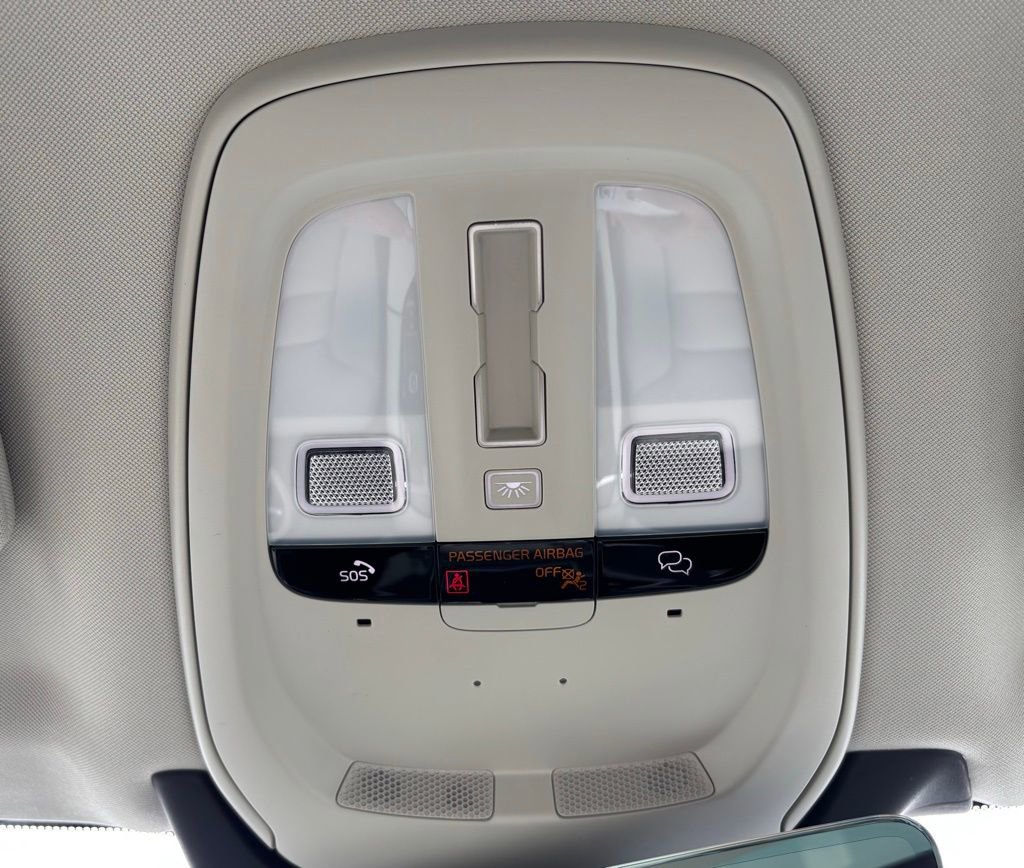 Used 2025 Volvo XC90 T8 Plus w/ Protection Package Premier image 15