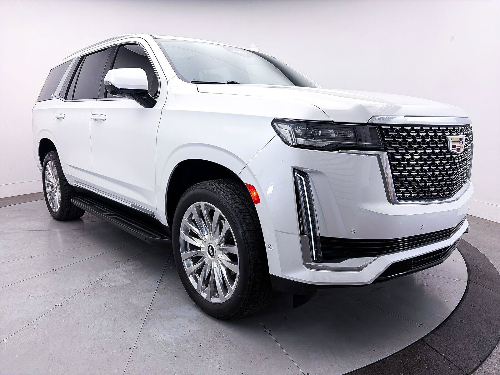 Used 2024 Cadillac Escalade Premium Luxury AWD/4WD image 11