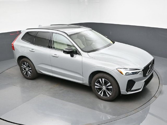 Used 2024 Volvo XC60 B5 Core w/ Protection Package Premier AWD/4WD image 18