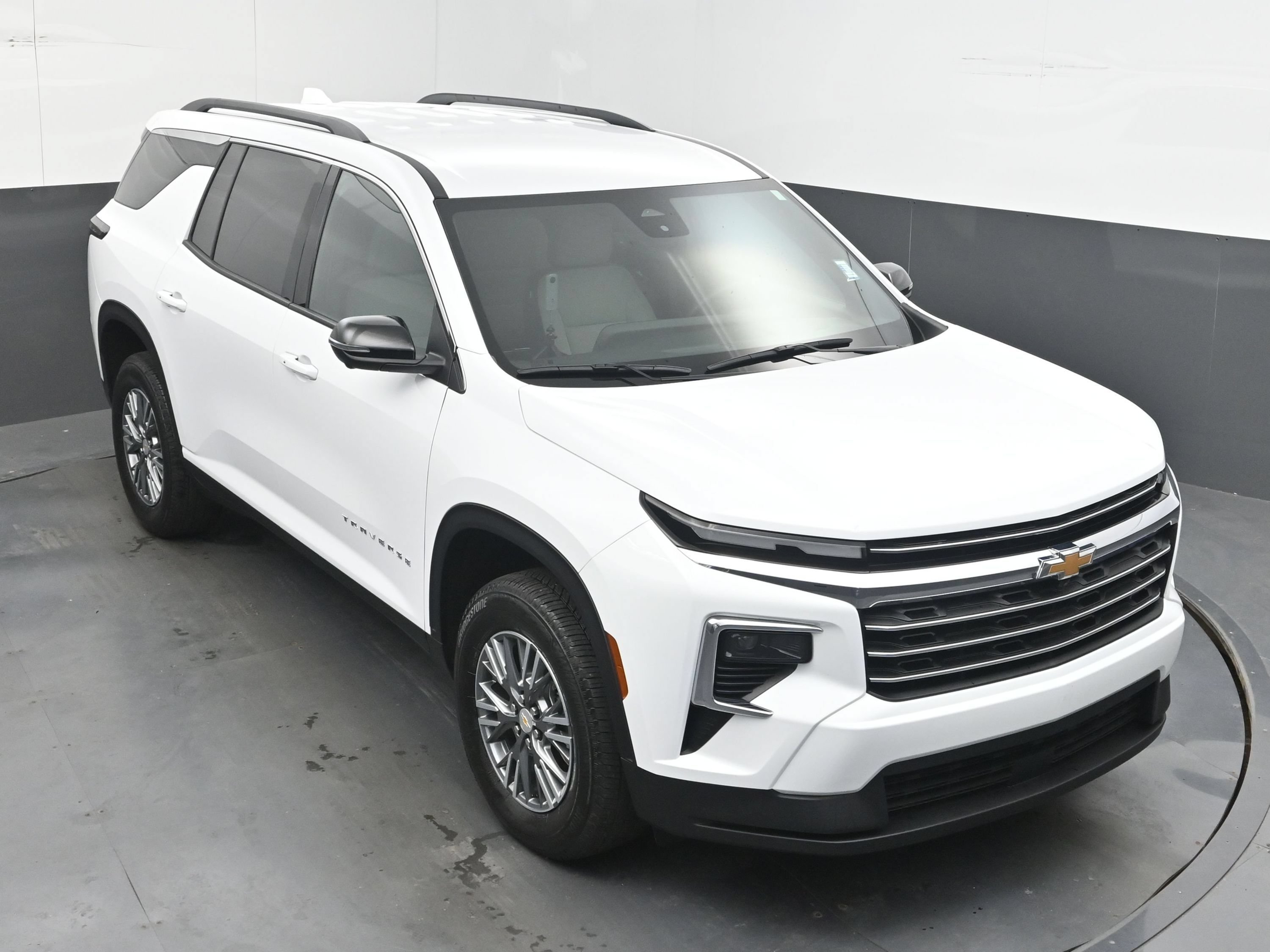 Certified 2026 Chevrolet Traverse LT w/ Driver Confidence Package FWD image 37