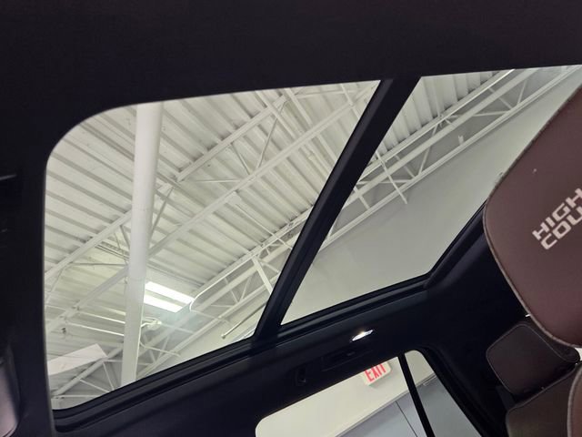 Used 2022 Chevrolet Tahoe High Country w/ Premium Package 2 image 20