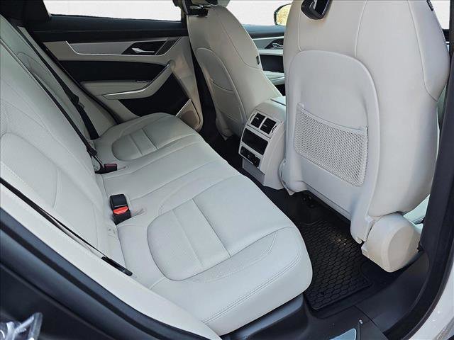 New 2025 Jaguar F-PACE R-Dynamic S image 11