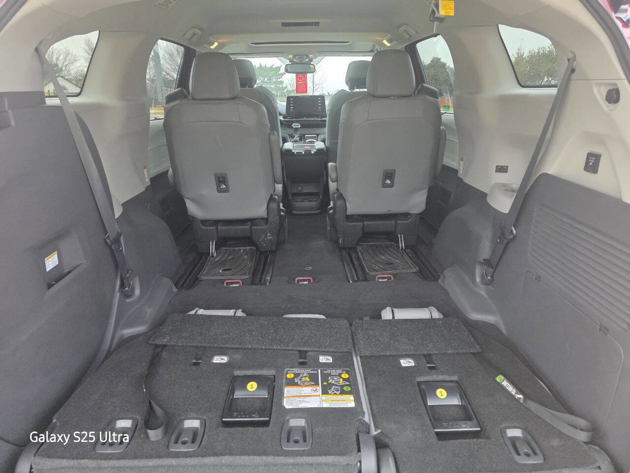 Used 2024 Toyota Sienna XLE w/ XLE Plus Package image 28