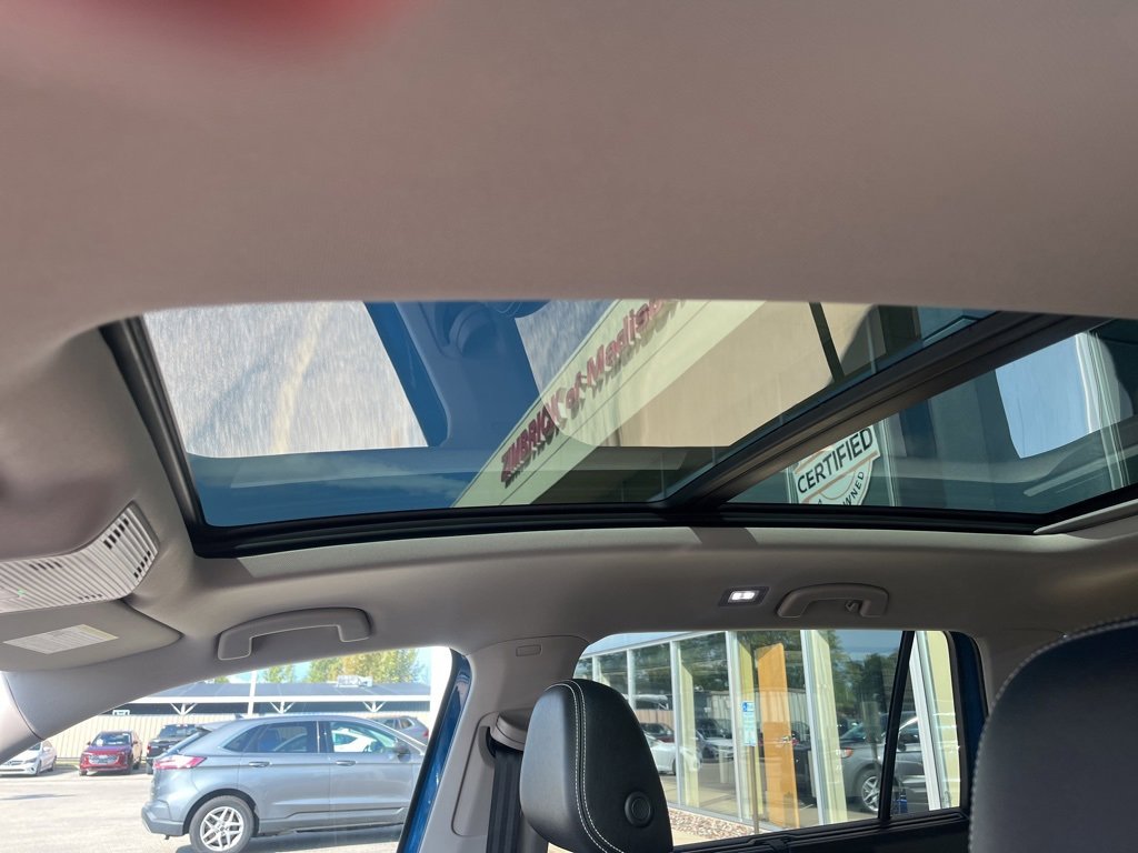 Certified 2025 Volkswagen Atlas SEL image 16