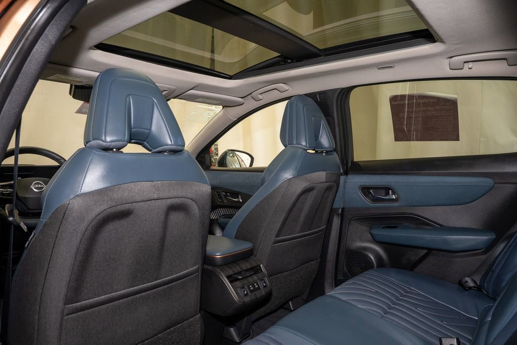 Certified 2025 Nissan Ariya Platinum image 10