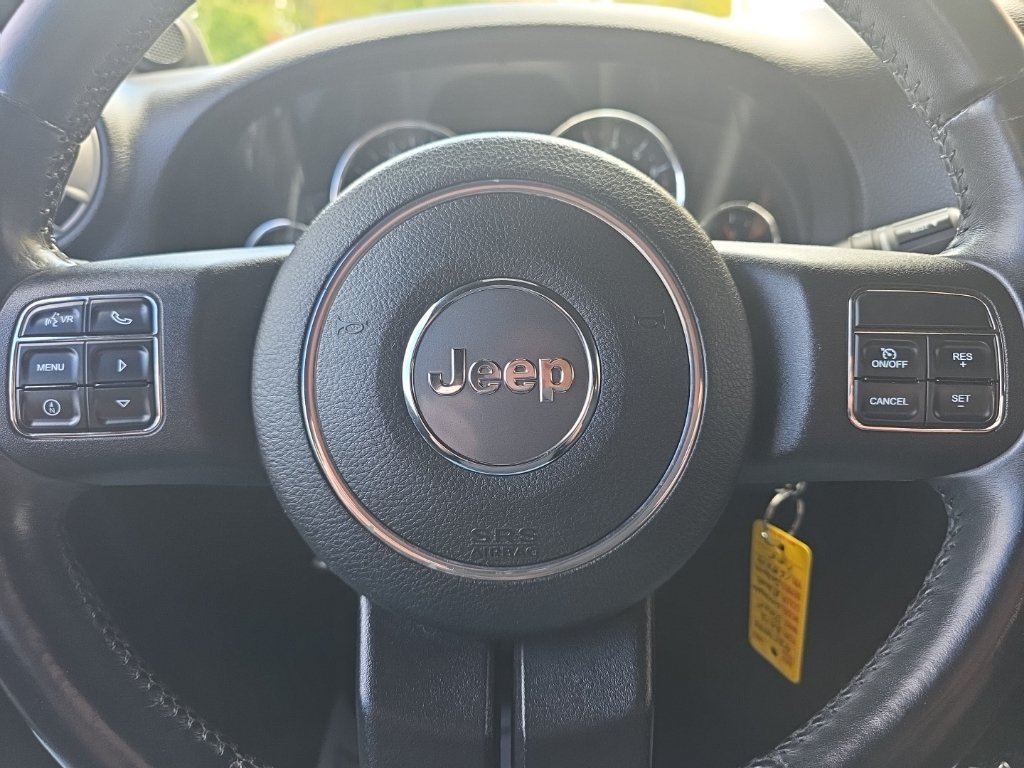 Used 2012 Jeep Wrangler Sahara w/ Connectivity Group AWD/4WD image 16