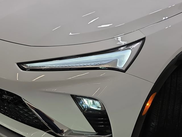 Used 2025 Buick Envista Sport Touring image 30