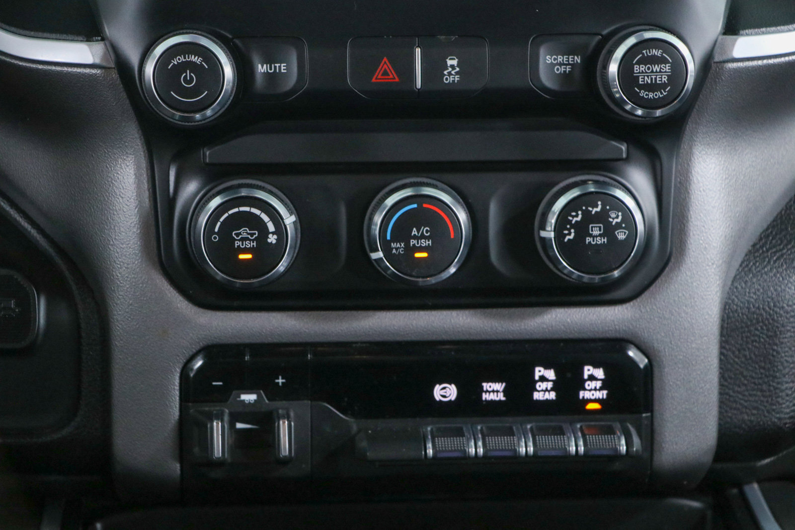 Used 2024 RAM 2500 Big Horn w/ Off Road Package AWD/4WD image 21