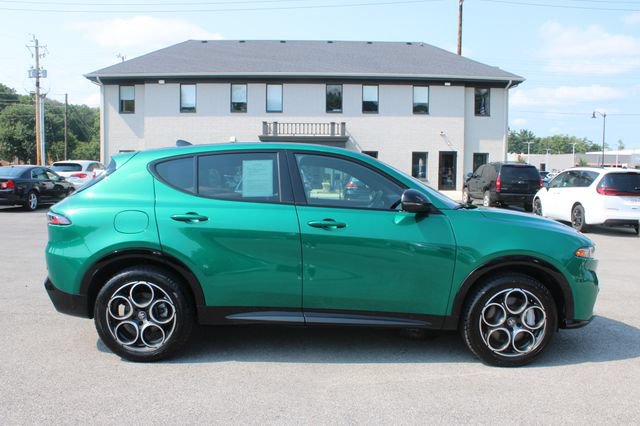 Used 2025 Alfa Romeo Tonale w/ Premium Package AWD/4WD image 6