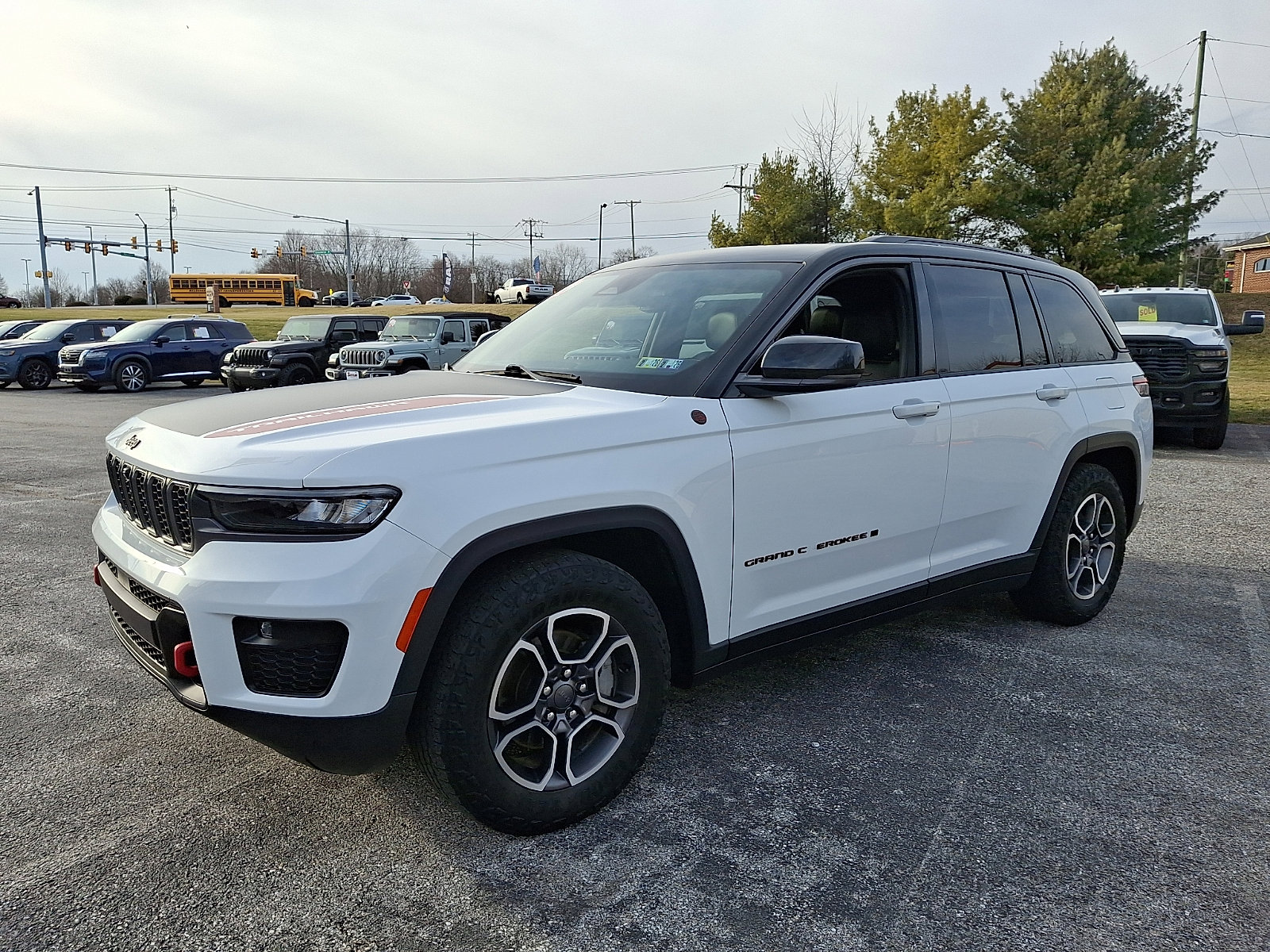 Used 2022 Jeep Grand Cherokee Trailhawk image 4