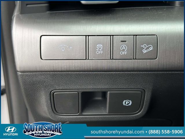 Certified 2025 Hyundai Kona SE image 20