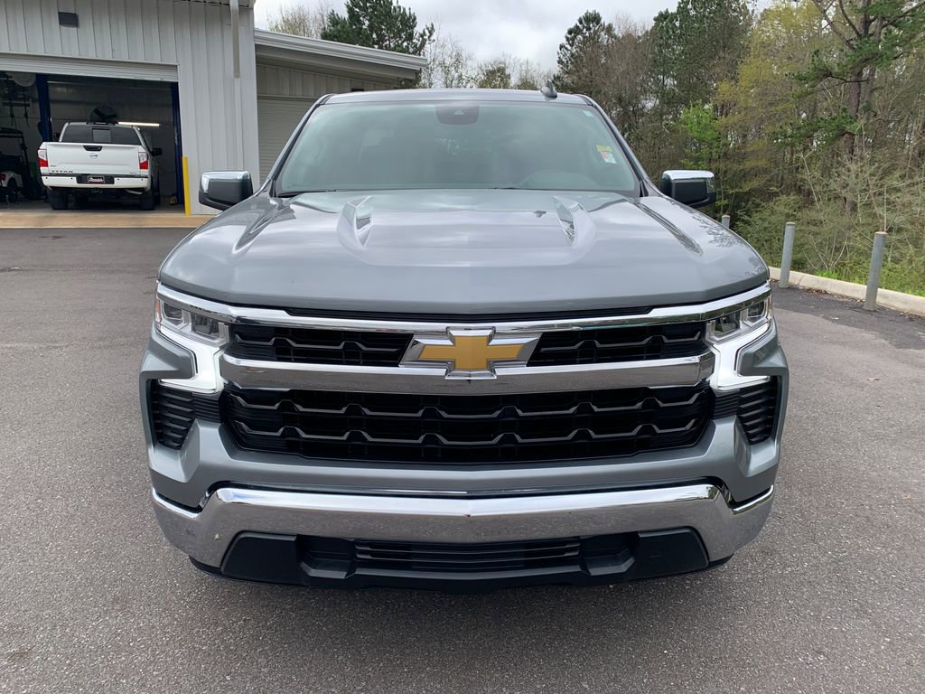 Used 2025 Chevrolet Silverado 1500 LT RWD image 3