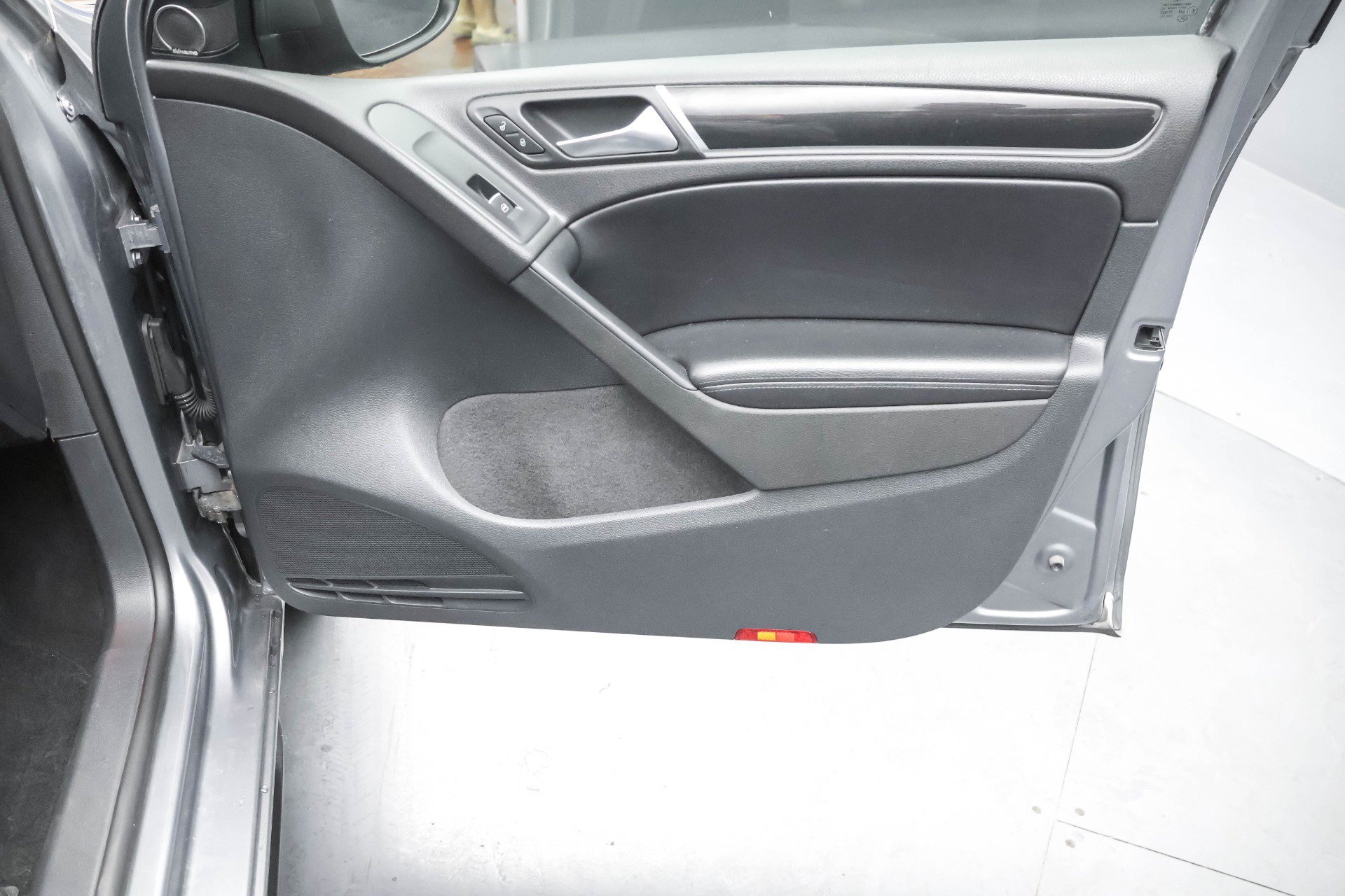 Used 2011 Volkswagen GTI Autobahn image 23