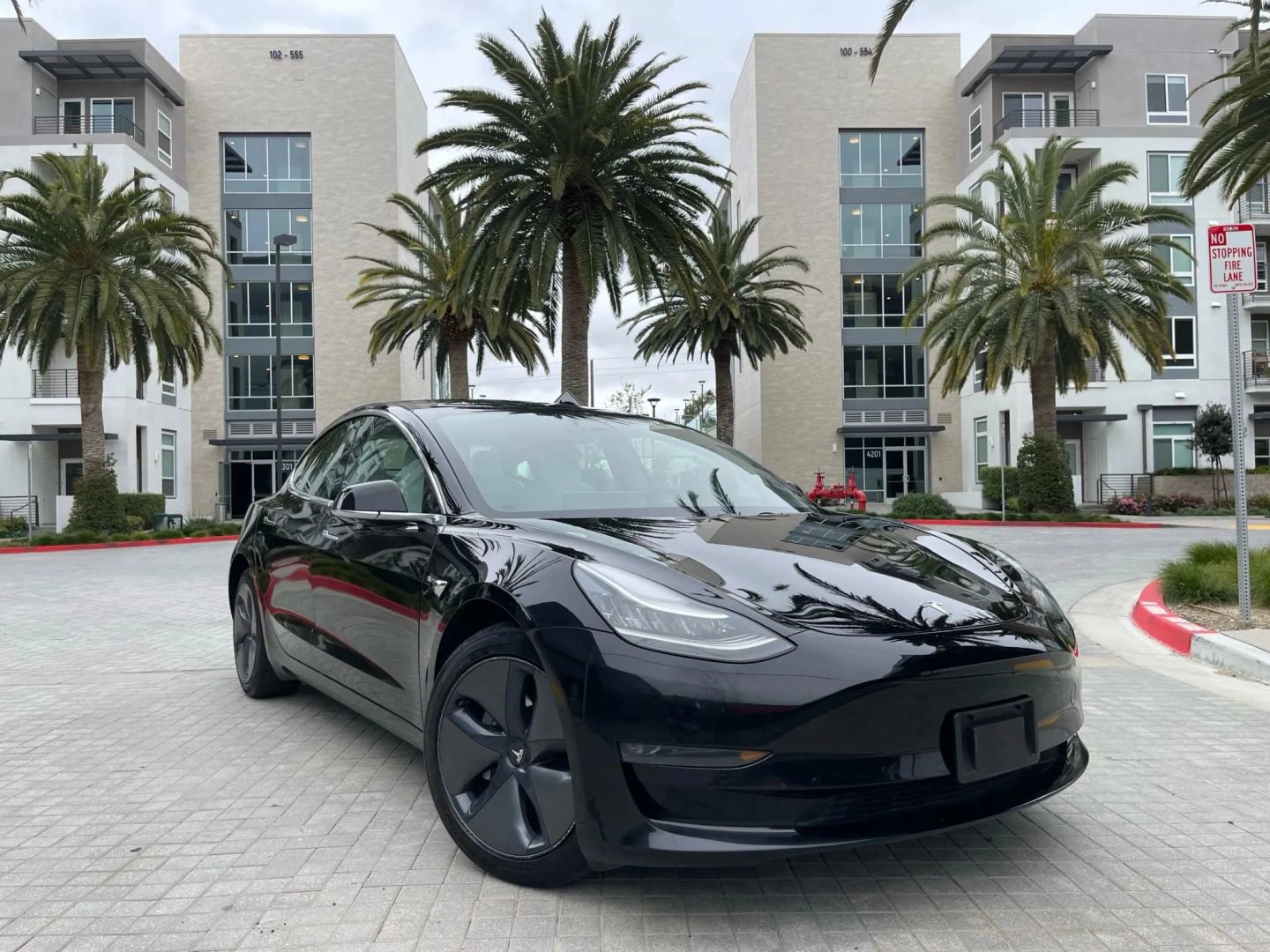 Used 2021 Tesla Model 3 Standard Range Plus RWD image 3