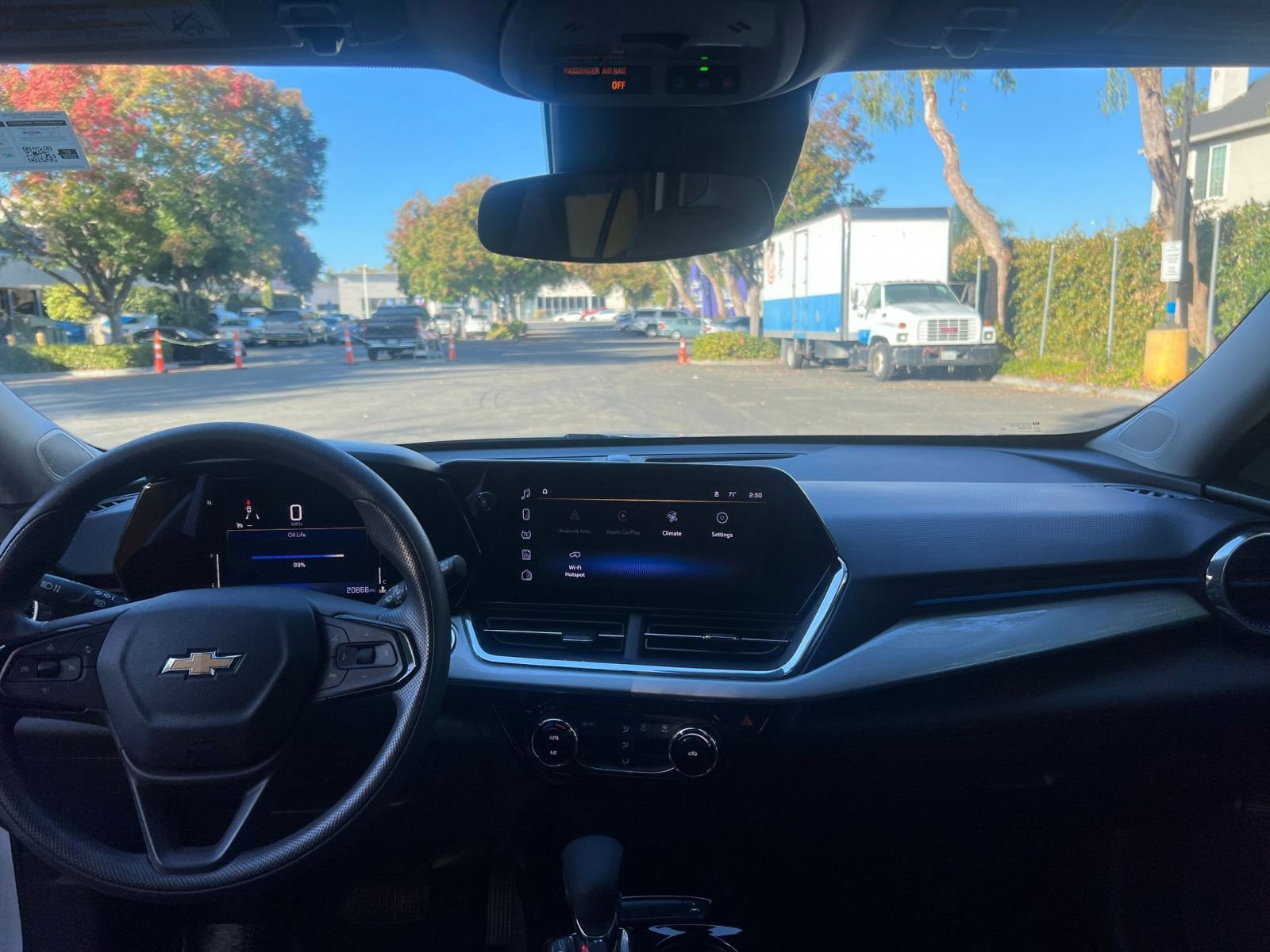 Used 2025 Chevrolet Trax LT image 31