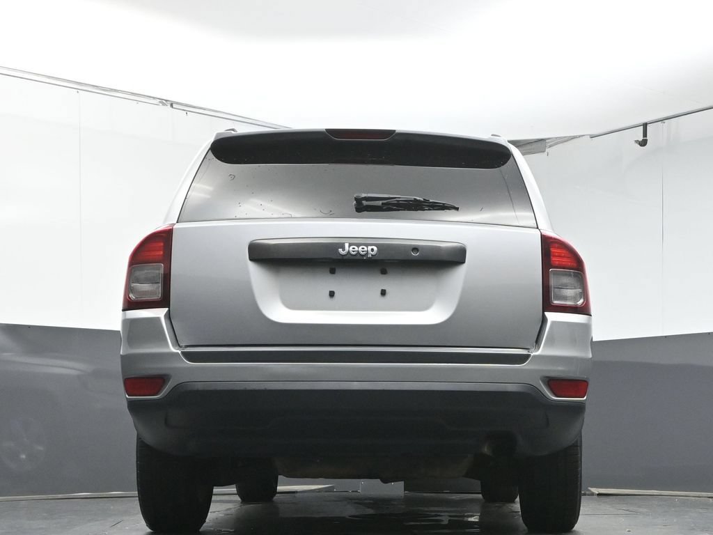 Used 2016 Jeep Compass Sport FWD image 33