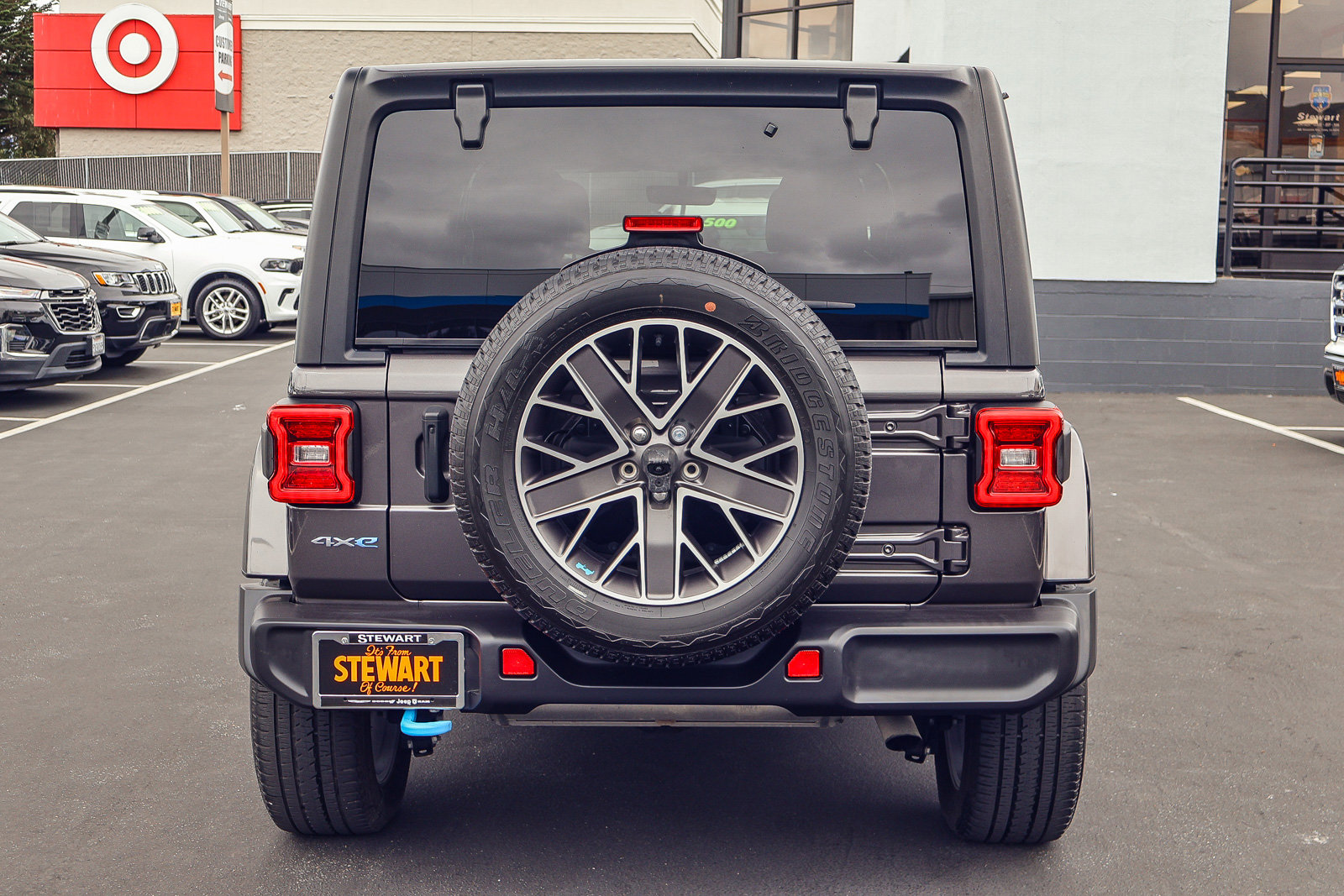 Used 2023 Jeep Wrangler Unlimited Sahara AWD/4WD image 21