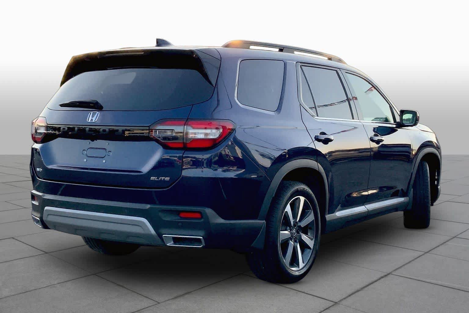 Used 2023 Honda Pilot Elite image 13