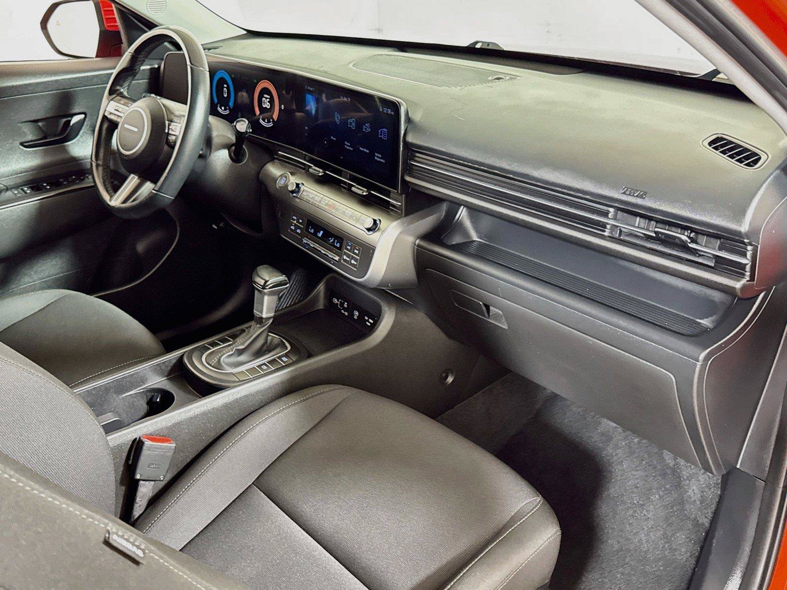 Used 2025 Hyundai Kona SEL FWD image 25