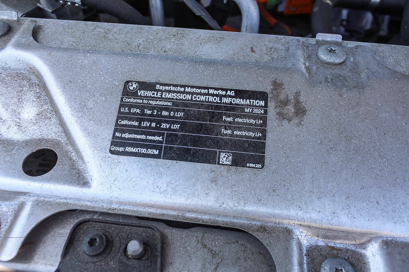 Used 2024 BMW iX xDrive50 w/ Premium Package AWD/4WD image 33