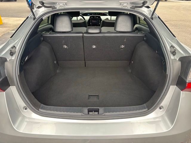 Used 2021 Toyota Prius XLE image 30