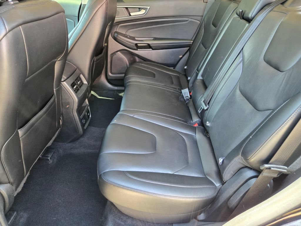 Used 2021 Ford Edge Titanium FWD image 12