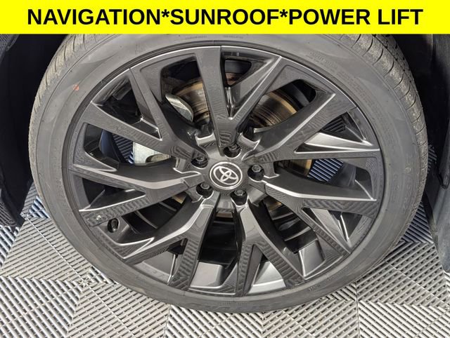 Used 2025 Toyota Crown Signia w/ Advanced Technology Package AWD/4WD image 8