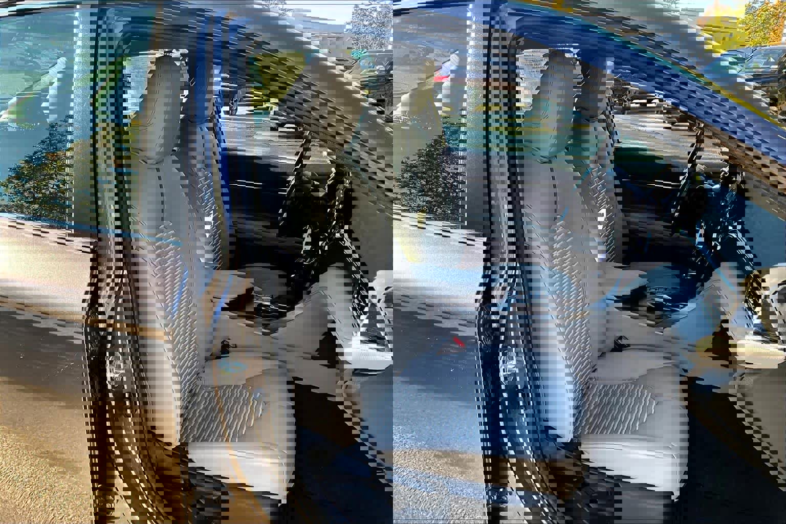 Used 2023 Toyota Camry SE image 8