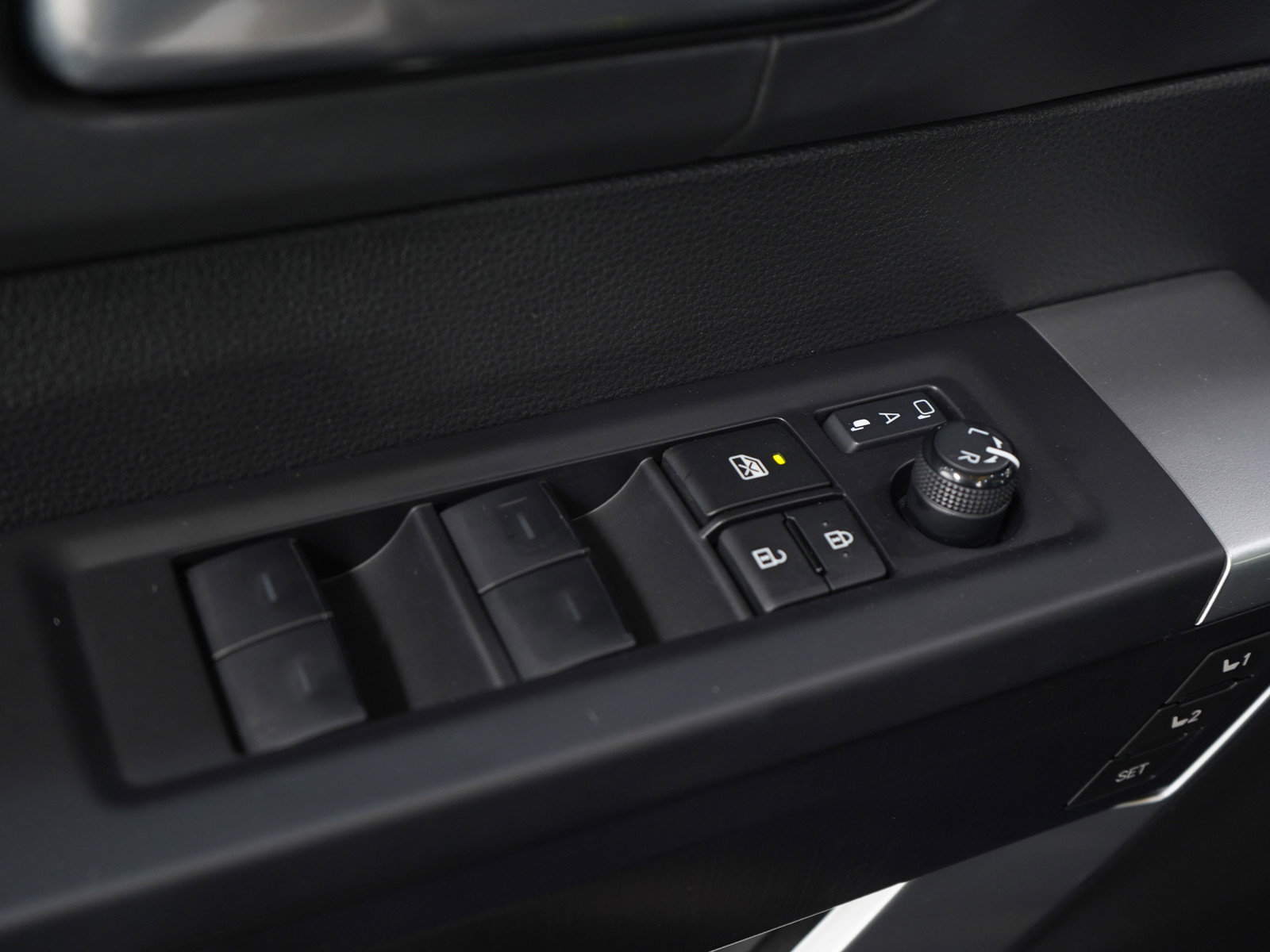 Used 2024 Toyota Sequoia Platinum image 26