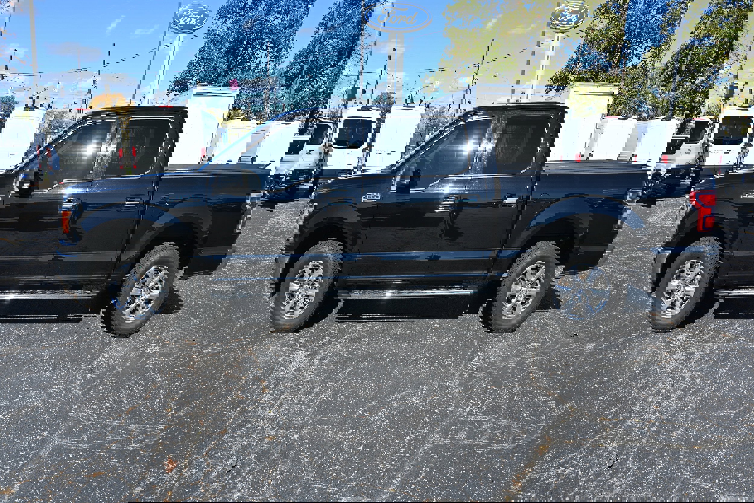 Used 2019 Ford F150 XLT w/ Equipment Group 302A Luxury image 2