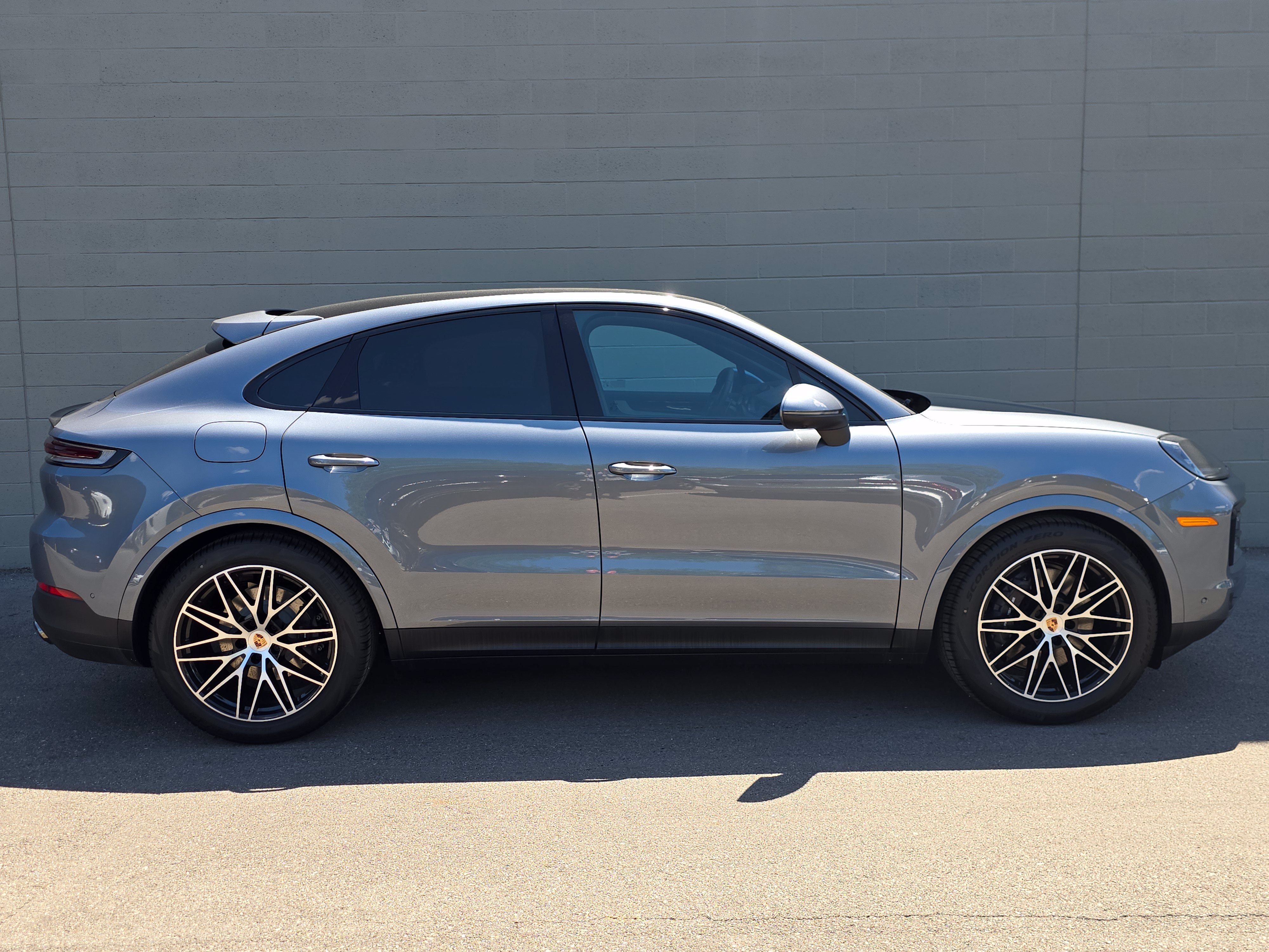 New 2026 Porsche Cayenne Coupe AWD/4WD image 10