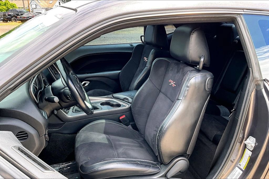 Used 2015 Dodge Challenger R/T Scat Pack w/ Leather Interior Group RWD image 9