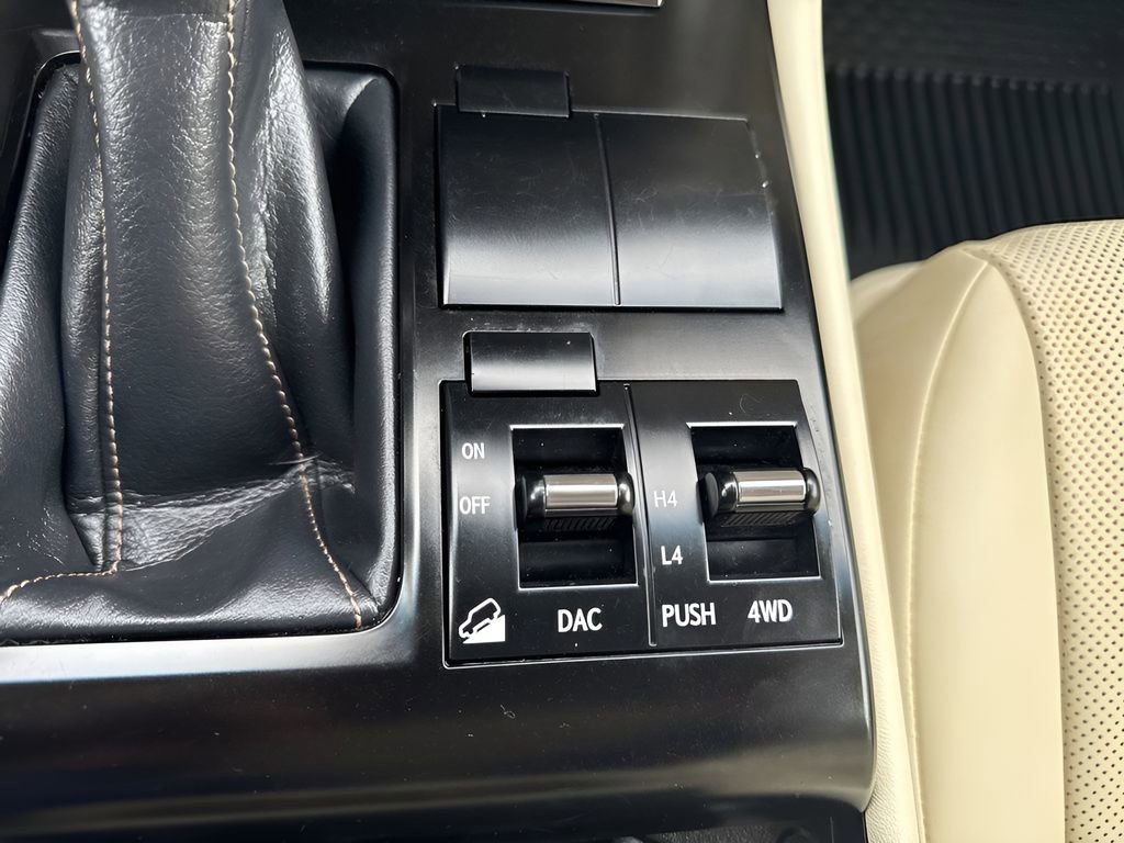 Used 2020 Lexus GX 460 Premium w/ Premium Package AWD/4WD image 12