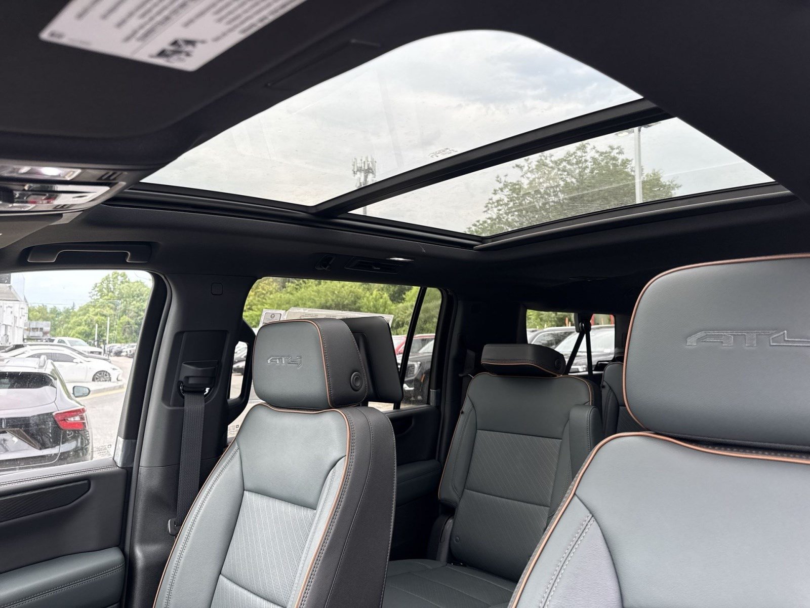 New 2026 GMC Yukon XL AT4 w/ AT4 Premium Plus Package AWD/4WD image 20