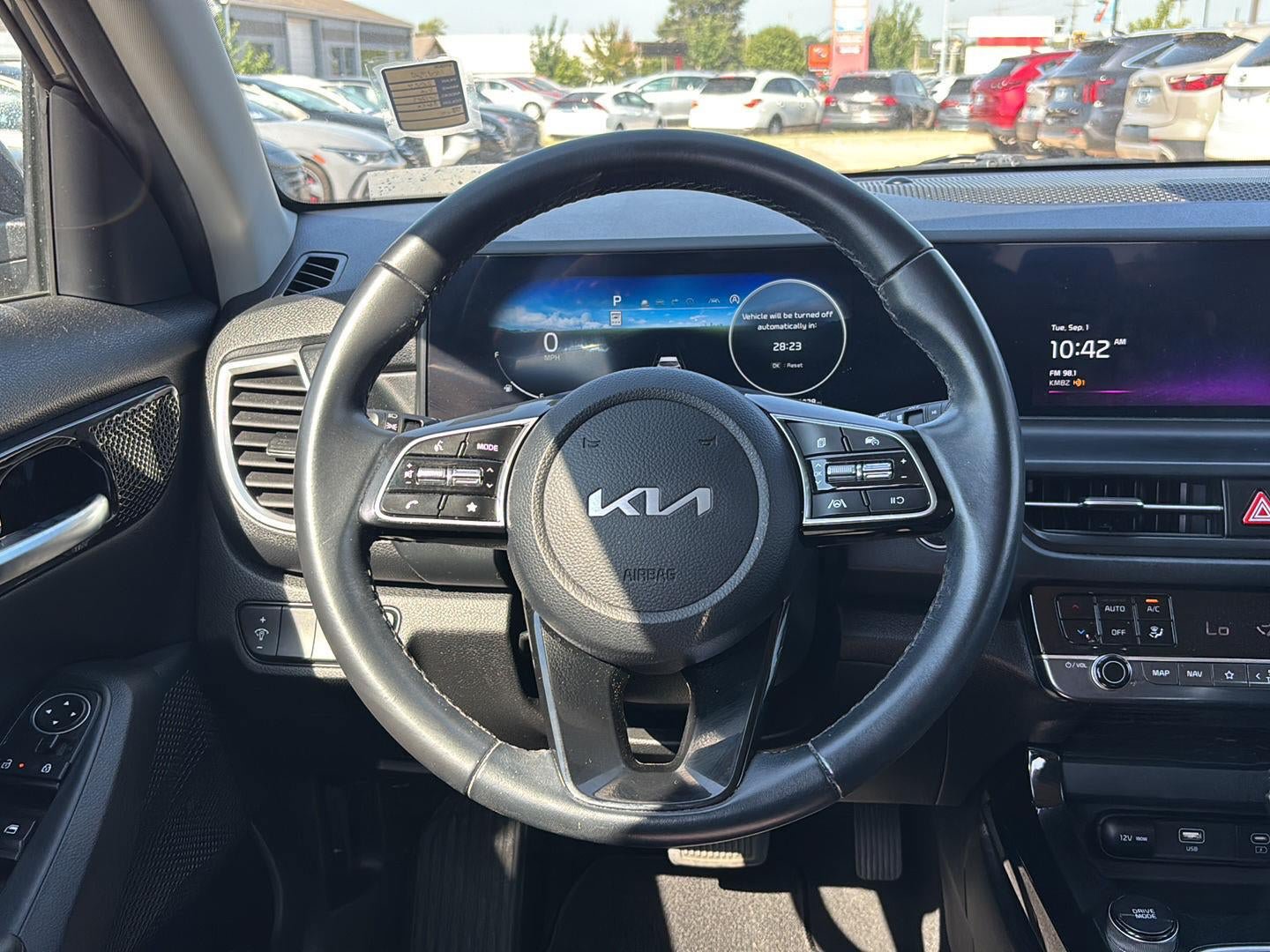 Used 2024 Kia Seltos EX FWD image 8