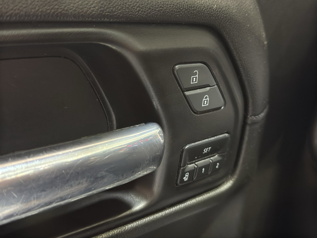 Used 2021 Chevrolet Silverado 1500 LTZ w/ Z71 Off-Road Package AWD/4WD image 33