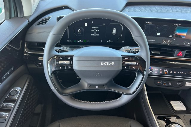New 2027 Kia Carnival SX Prestige FWD image 17