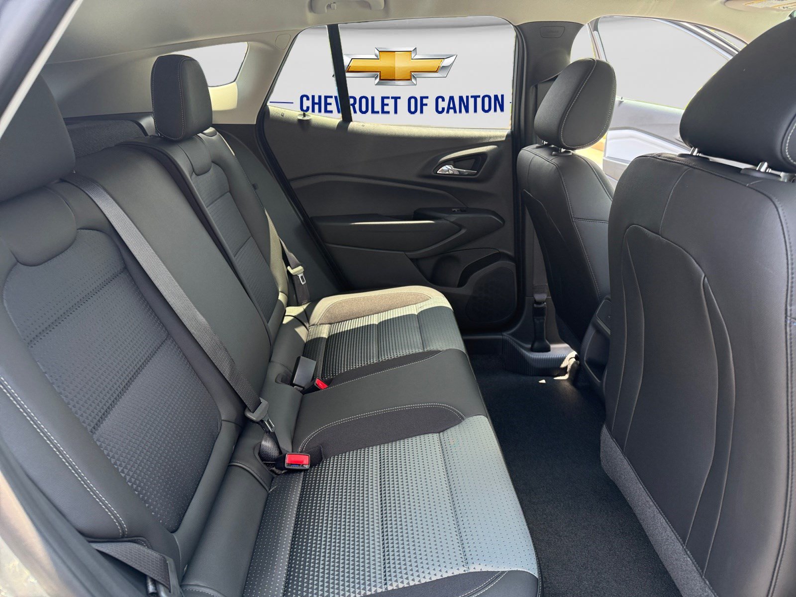 New 2026 Chevrolet Trax LT w/ Midnight Edition FWD image 15