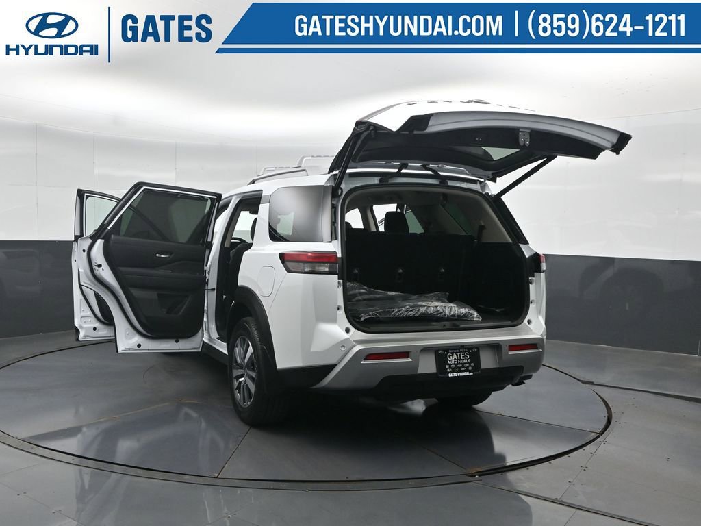 Used 2025 Nissan Pathfinder SL w/ Black Appearance Package AWD/4WD image 56