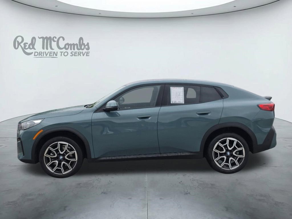 Used 2025 BMW X2 xDrive28i image 2