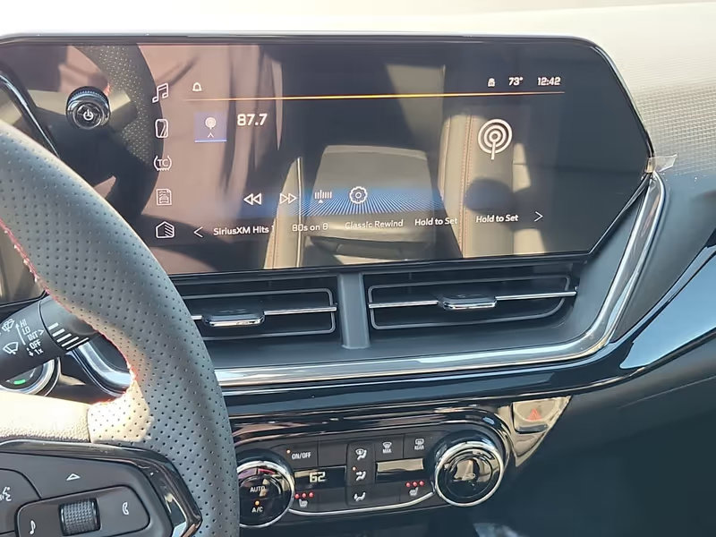 New 2026 Chevrolet Trax RS w/ Sunroof Package image 17