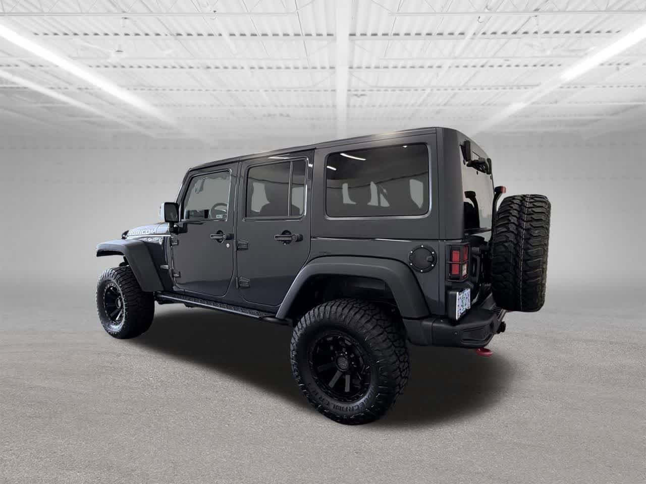 Used 2018 Jeep Wrangler Unlimited Rubicon AWD/4WD image 3