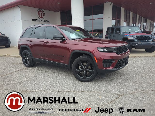 Used 2025 Jeep Grand Cherokee Altitude
