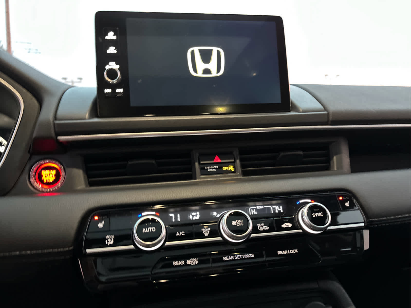 Used 2023 Honda Pilot Touring image 14