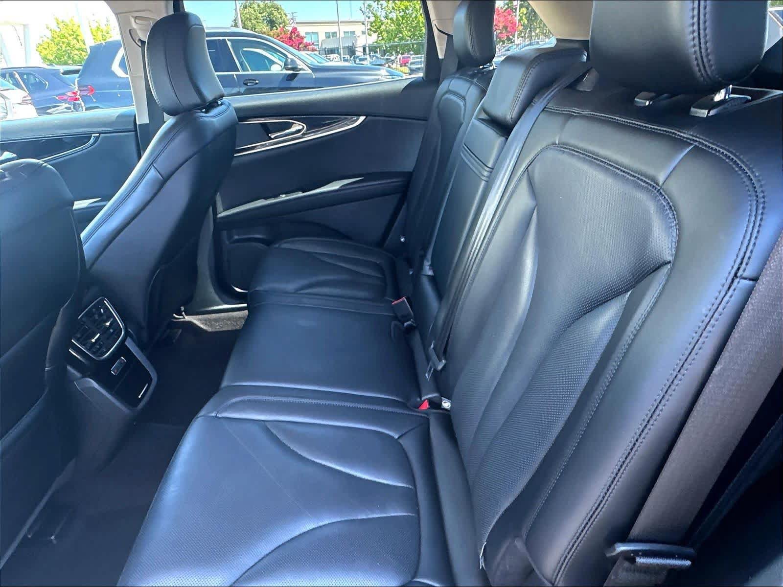 Used 2021 Lincoln Nautilus Reserve w/ Equipment Group 201A AWD/4WD image 24
